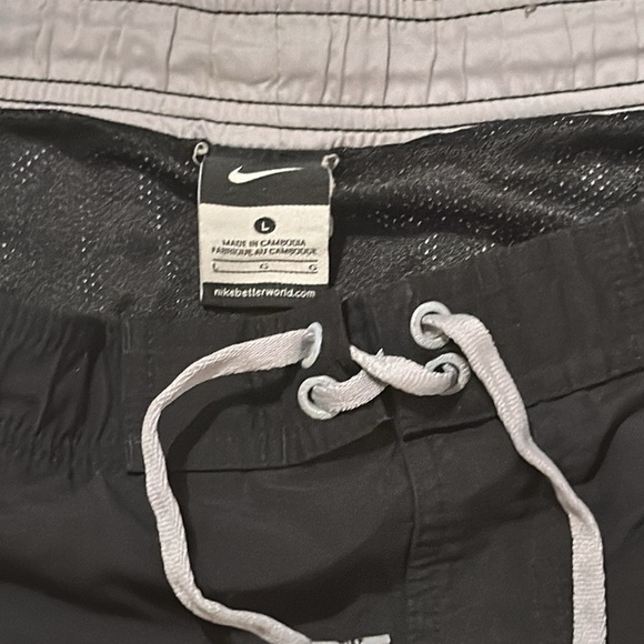 Vintage Nike swim style  shorts - Picture 4 of 5